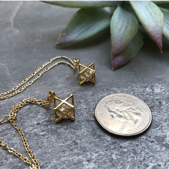 Shooting Star 22K Gold Geometric Necklace - Picture 3 of 4